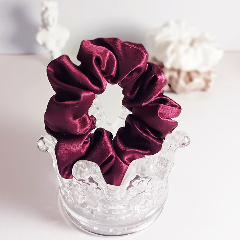 Шовкова резинка для волосся маленька бордова бургунді