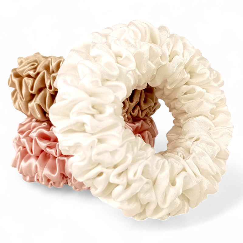 Шовкова резинка об'ємна Камелія